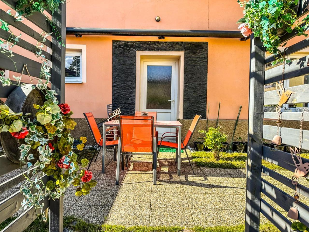 Apartman Pod Hradem Horšovský Týn Buitenkant foto
